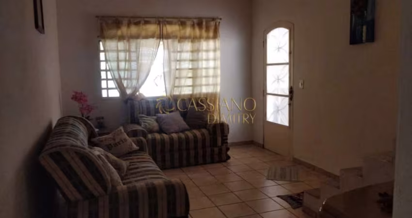 Casa Sobrado á venda de 210m² | 03 dormitórios sendo 02 banheiros | Residencial Flamboyant - São José dos Campos |