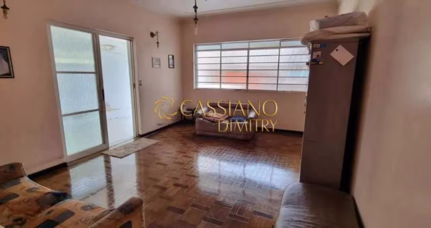 Casa à venda de 258m² | 03 dormitórios, sendo 01 suíte e 02 vagas de garagem | Vila Adyana - São José dos Campos |