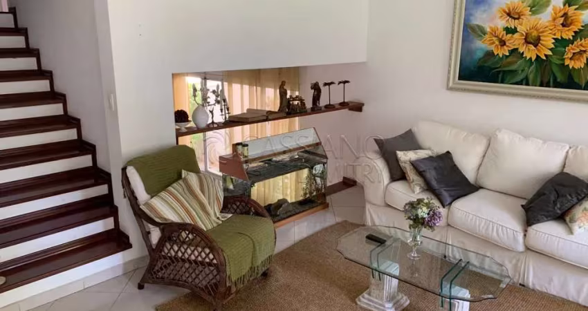 Sobrado à venda de 250m² | 04 dormitórios, sendo 01 suíte e 04 vagas de garagem | Jardim Esplanada - São José dos Campos |