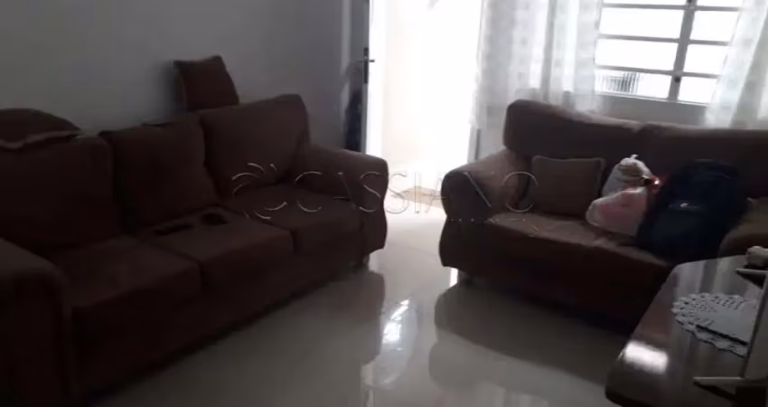 Casa térrea reformada de 02 dorm. - 80,00m² no jardim das industrias