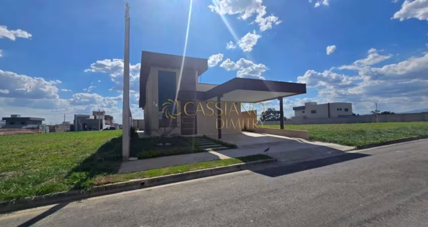 Casa térrea recém construída em condomínio à venda de 133m² | 03 dormitórios, sendo 02 suítes + piscina - Eugênio de Mello | São José dos Campos