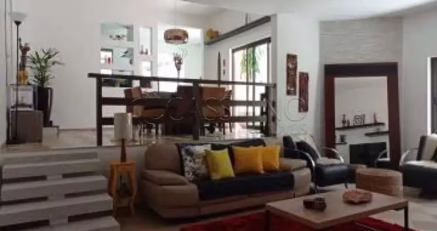 Casa à venda de 280m² | 03 dormitóros, sendo 01 suíte e 06 vagas de garagem | condomínio jardim coleguinho - jardim zezé | jacareí |