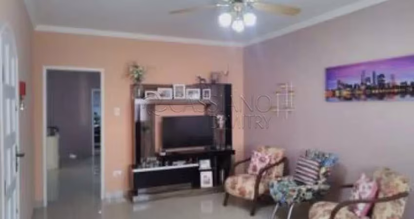 Casa térrea à venda de 207m² | 02 dormitórios, sendo suítes e 02 vagas de garagem | Jardim Luíza - Jacareí |