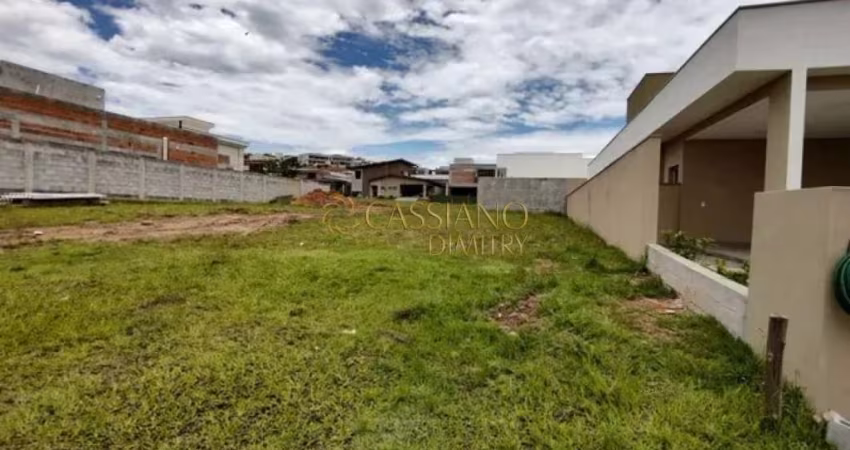 Terreno à Venda de 600m², plano e vista definitiva | Cond. Colinas do Paratehy Norte