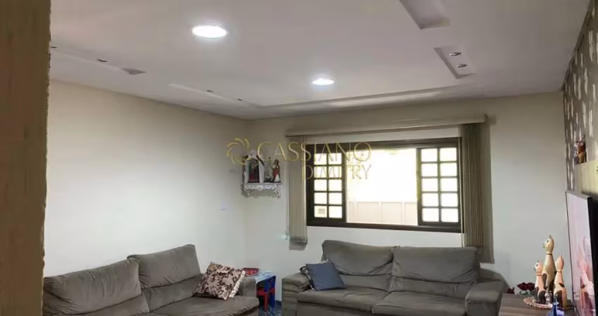 Sobrado à venda de 150m² | 03 dormitórios, sendo 01 suíte e 02 vagas de garagem | Jardim Altos de Santana - São José dos Campos |