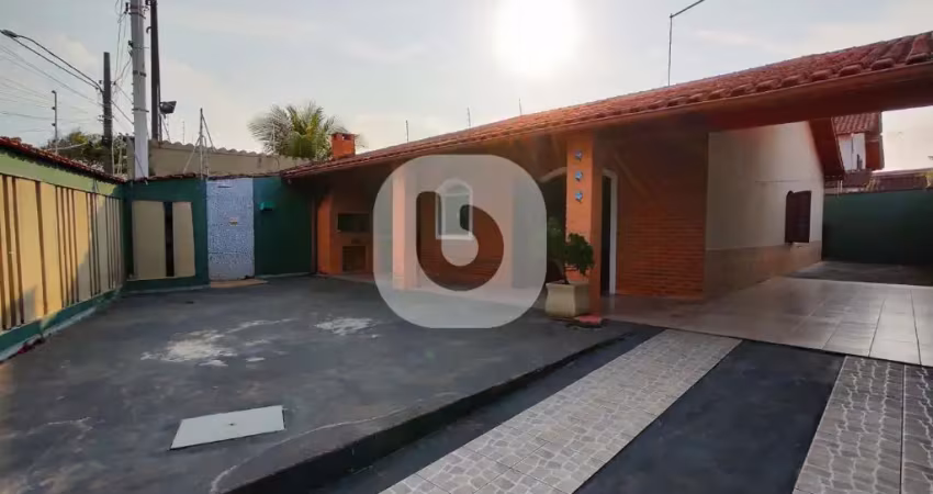 Casa com 3 quartos, 100 metros da praia -escriturada em itanhaém