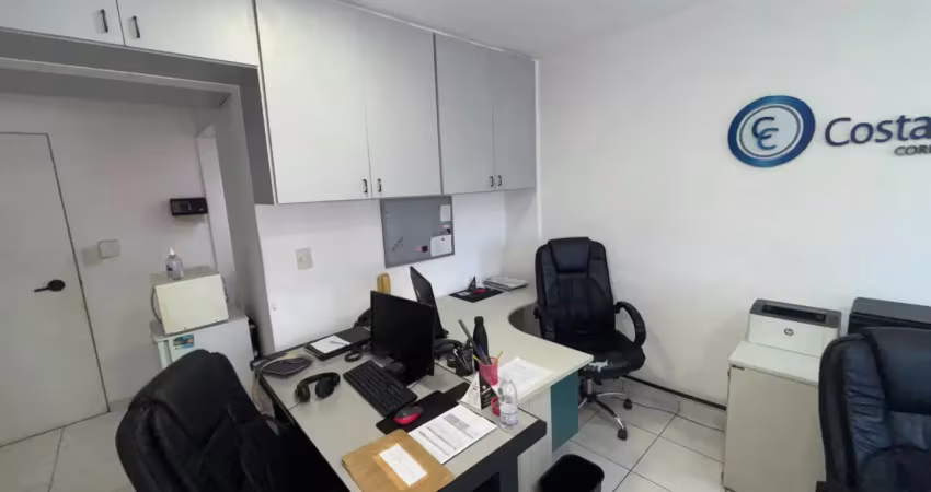 Sala comercial para locação na av. antártica: espaço amplo com banheiro
