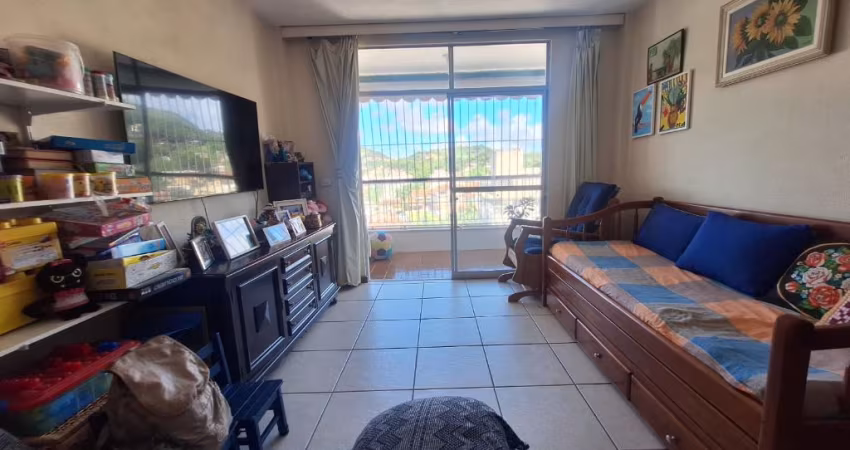 Apartamento 2 Quartos com dependência completa e  vaga de garagem na Desembargador