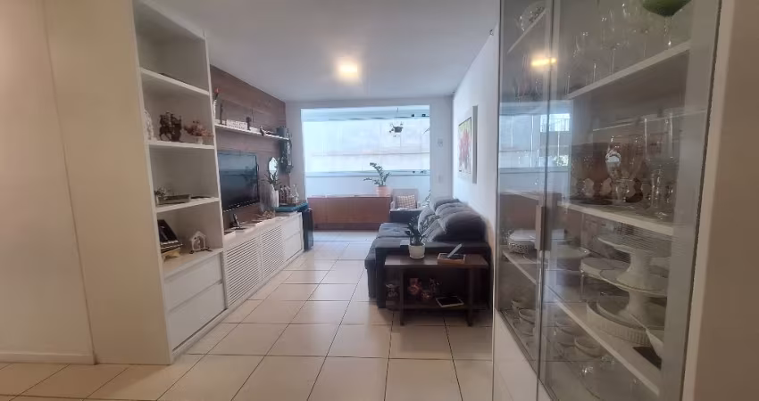 Lindo apartamento 2 quartos / 1 suíte e vaga com DCE