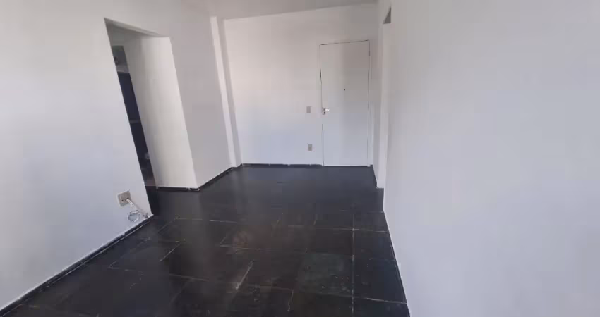 Oportunidade 2 quartos com vaga em excelente  condominio fonseca