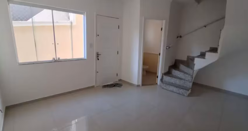 Sobrado em condomínio 2 suítes, 1 vaga, próximo ao metrô itaquera