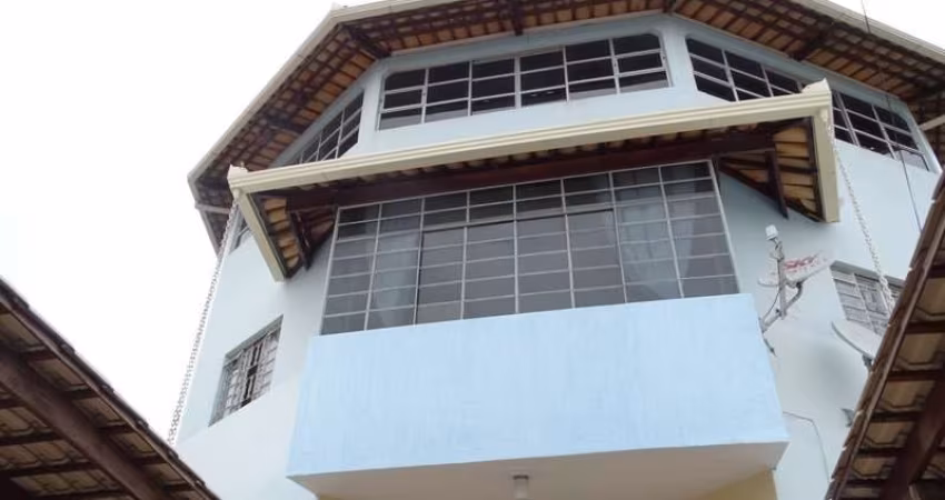 Casa com 4 quartos à venda na Rua Perobas, Colonial, Contagem