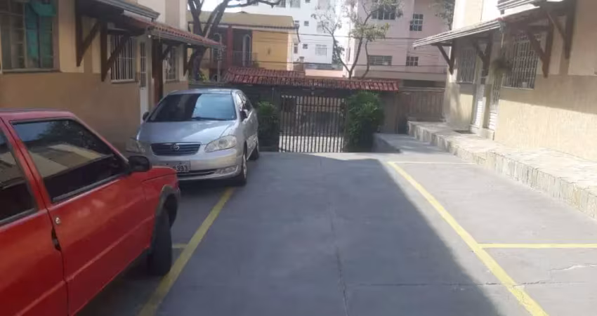 Casa com 2 quartos à venda na Rua das Fragatas, Vila Cloris, Belo Horizonte