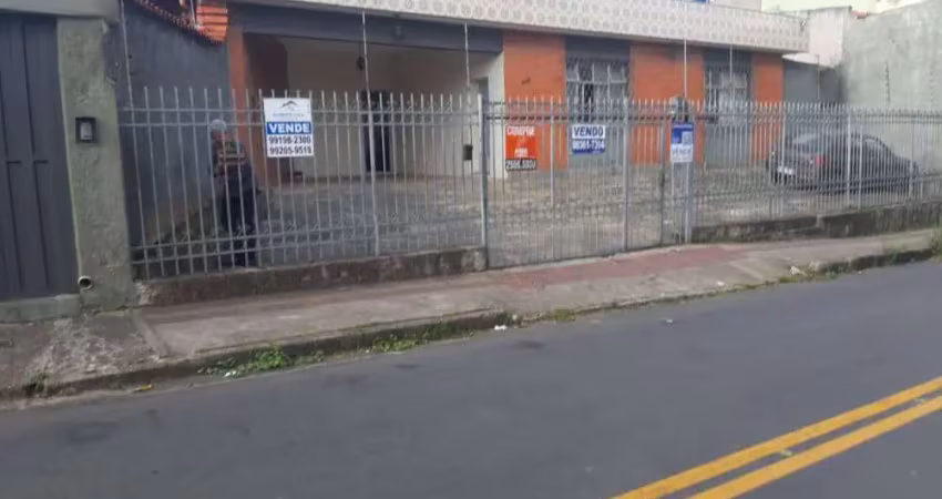 Casa com 3 quartos à venda na Rua Itapetinga, Cachoeirinha, Belo Horizonte
