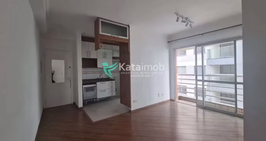 Apartamento aconchegante  para venda, 2 dormitórios, 1 banheiro, 1 vaga e com sacada, á 8 minutos d