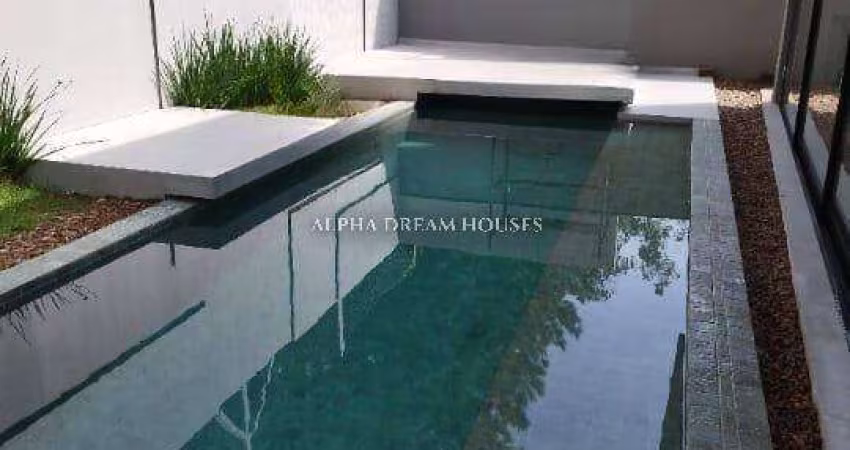 Casa de Alto Padrão com 4 Suítes e Estrutura Completa