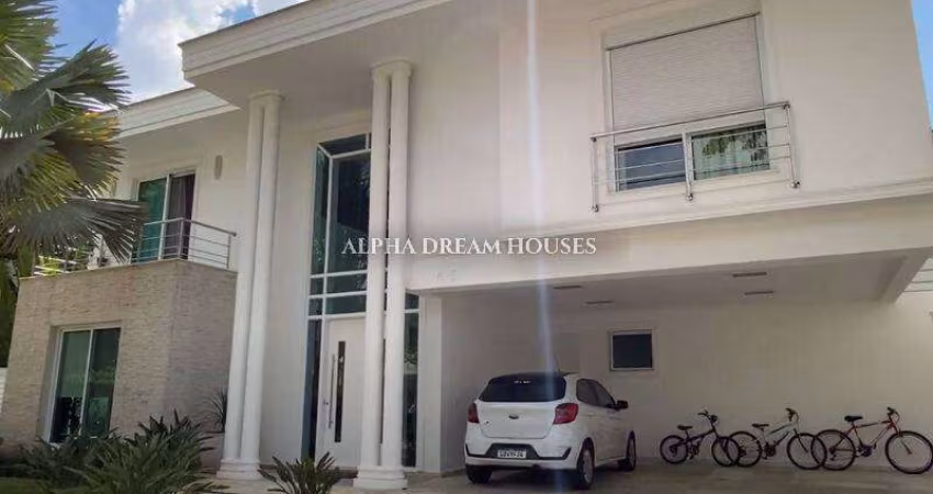 Elegante Residência com 5 Suítes e Infraestrutura Completa em Alphaville