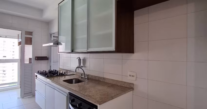 Prédio semi novo, frente ao mar
