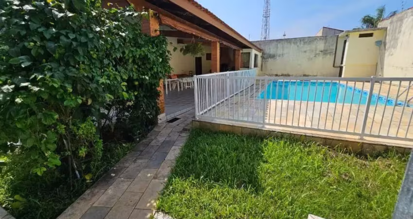 Casa pé na areia 4 suites muito grande, escriturada com piscina