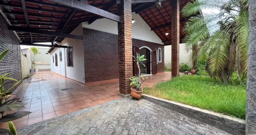 Casa lote inteiro itanhaém grandesp com piscina  3 dormitorios