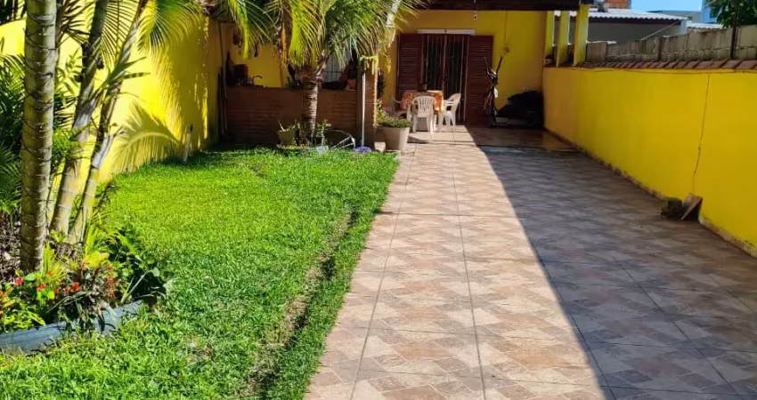Belissima casa com jardim  itanhaém bairro cibratel 2 lado praia apenas 400 metros do mar