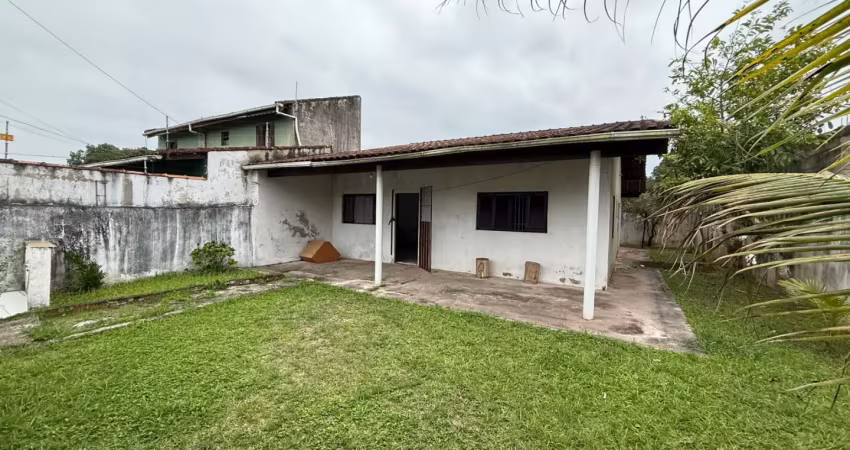 Casa lote inteiro valor de oportunidade em itanhaém bairro santa julia lado praia 300m² de area total