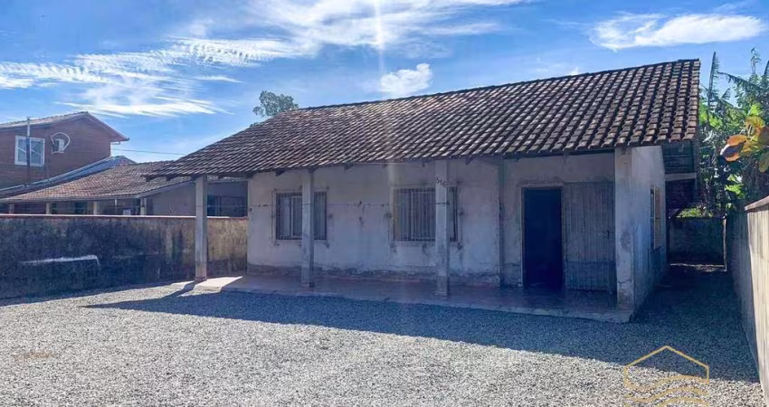 Casa com 3 quartos próximo do mar em Balneário Barra do Sul - Salinas