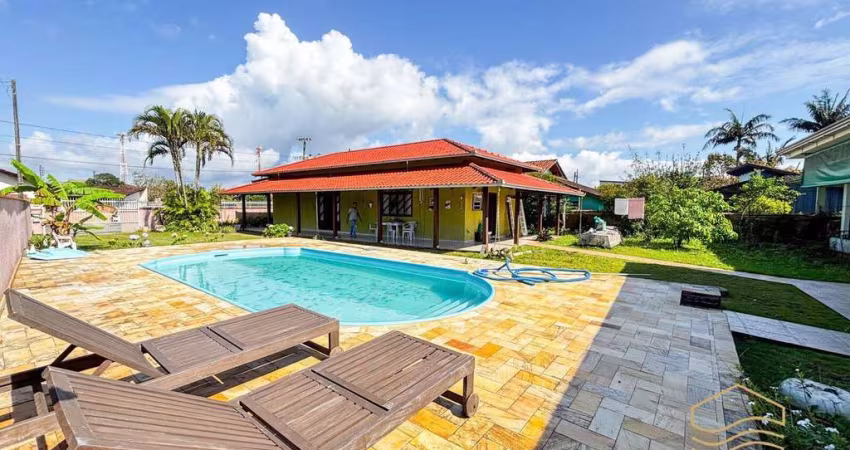 Casa com 6 quartos sendo 4 suíte em Balneário Barra do Sul - Centro