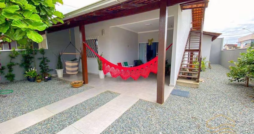 Casa geminada de esquina 2 Dormitórios - Balneário Barra do Sul-SC - Centro