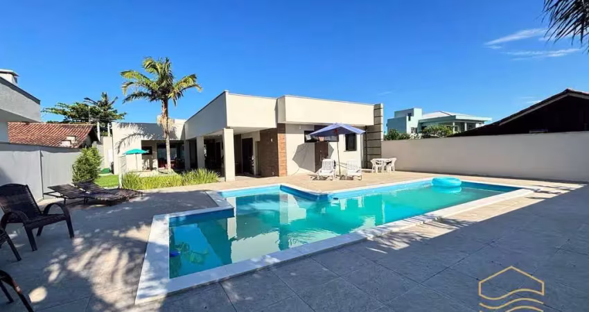 Casa alto padrão a 100m do mar- balneário barra do sul - salinas