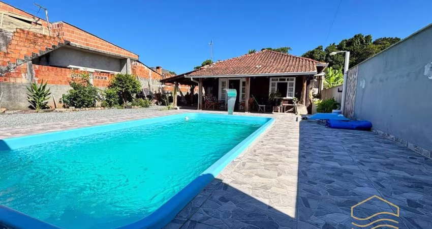 Casa com 3 Dormitórios - Balneário Barra do Sul - Salinas