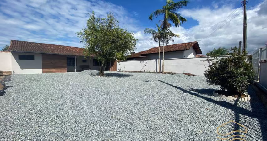 Casa recém reformada com 2 quartos  Balneário Barra do Sul - Costeira