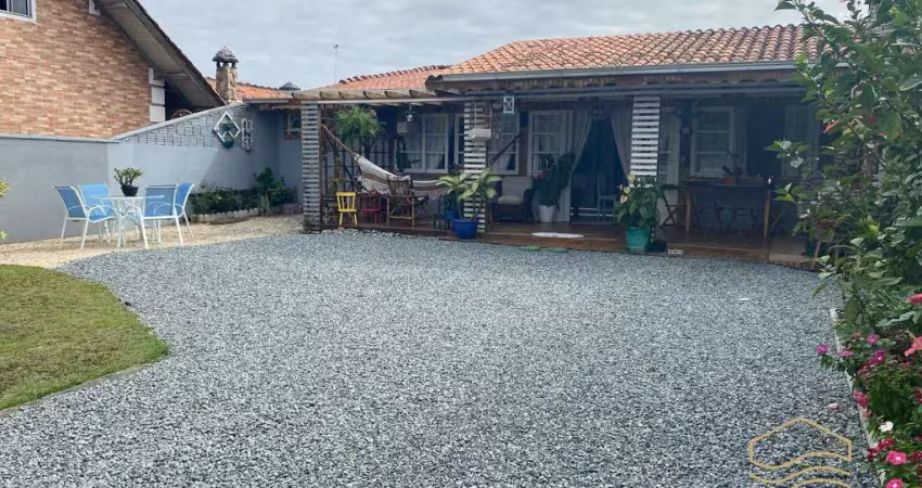Casa averbada 3 dormitórios 270m do mar- balneário barra do sul-sc-salinas