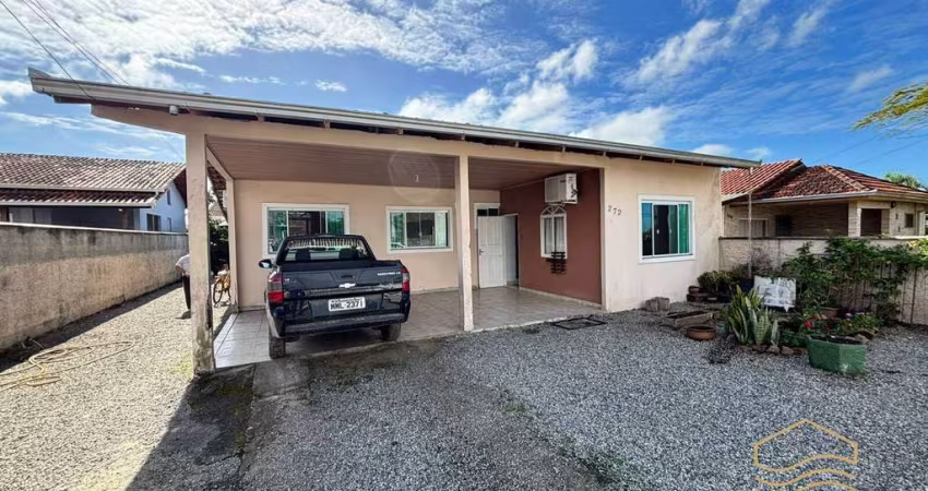 Amplo terreno com 2 casas - Salinas, Balneário Barra do Sul.