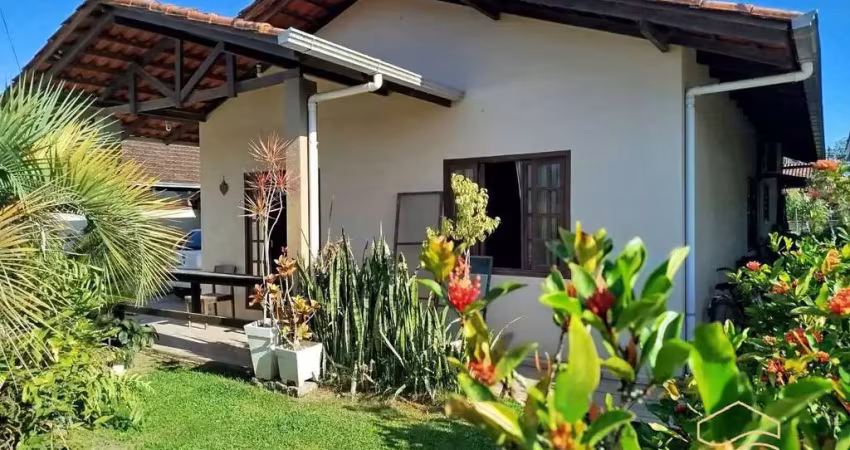 Casa com 3 dormitórios a venda em barra do sul - centro
