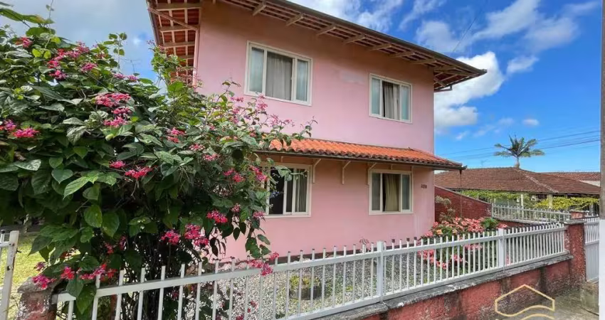 Sobrado com 4 apartamentos para aluguel a venda em barra do sul - pinheiros