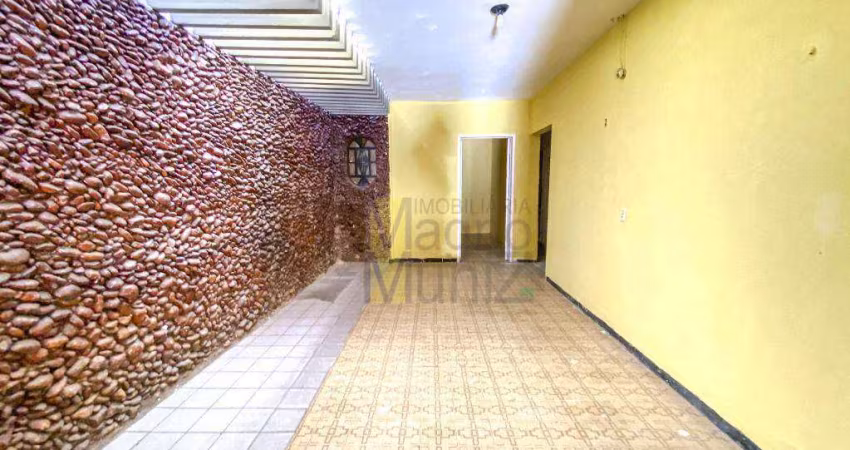 Casa ampla com 3 quartos para alugar, 250 m² por R$ 1.800/mês - José Bonifácio - Fortaleza/CE