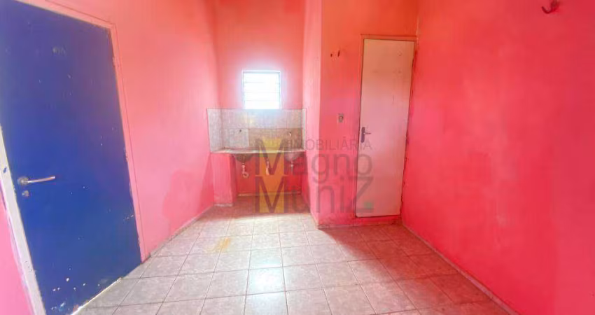 Kitnet com 1 quarto para alugar, 18 m² por R$ 500/mês - Vicente Pinzon - Fortaleza/CE