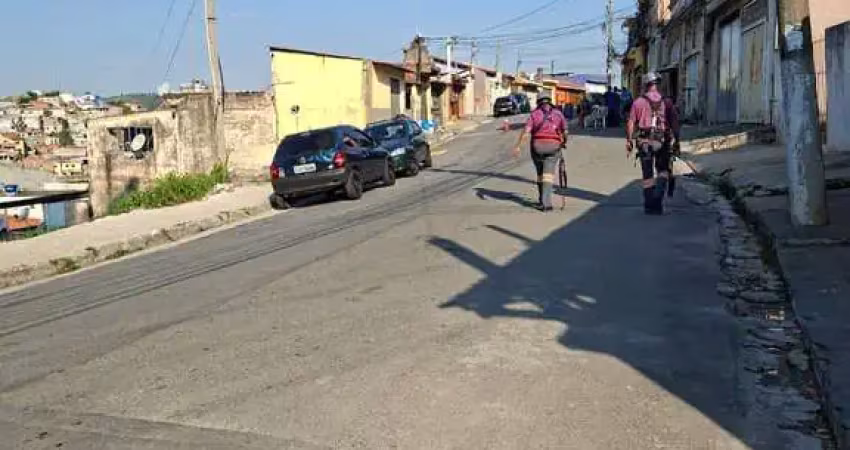 Kitnet / Stúdio para alugar na Rua Águas de São Pedro, Altos de Jordanésia (Jordanésia), Cajamar