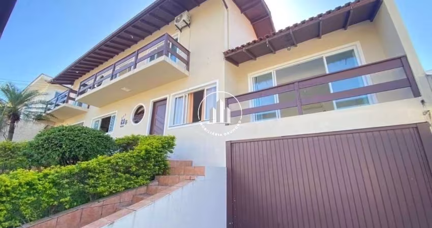 Casa 4 Quartos com 1 Suíte e 242m² - Barreiros