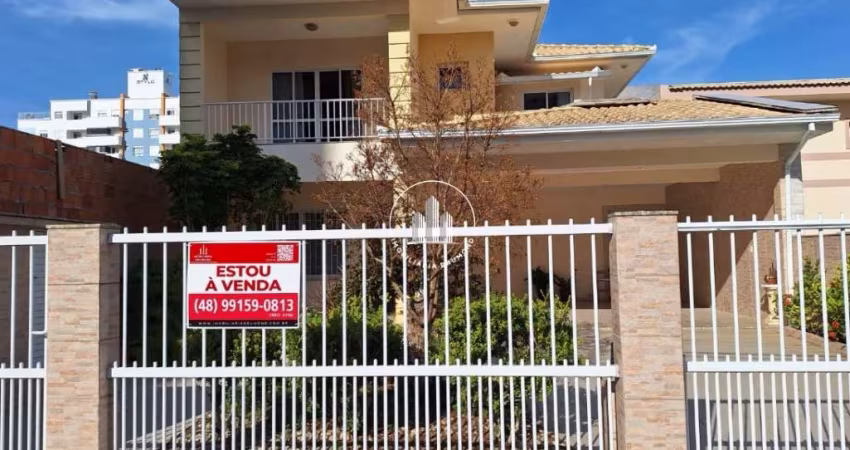 Casa 4 Quartos com 1 Suíte e 262m² - Barreiros