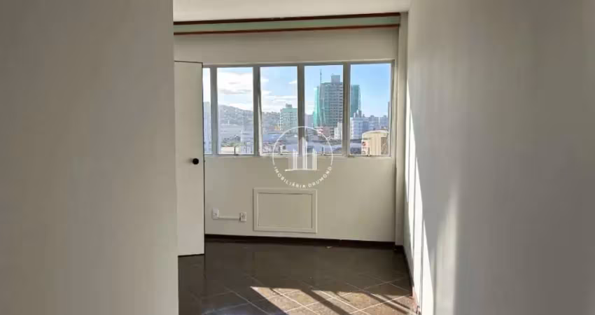 Sala comercial à venda na Avenida Presidente Kennedy, 1333, Kobrasol, São José