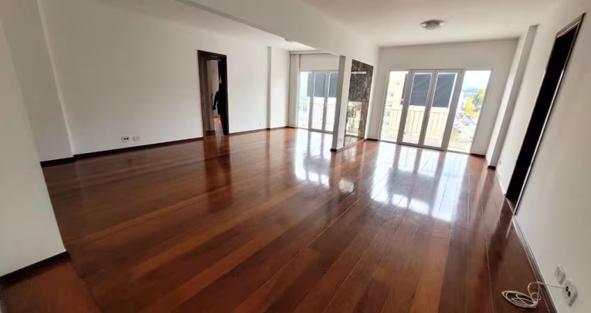 Apartamento com 4 dormitórios à venda, 155 m² por R$ 835.000 - Várzea - Teresópolis/RJ
