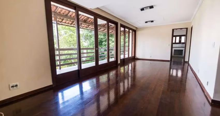 Casa com 3 dormitórios para alugar, 200 m² por r$ 3.846,40/mês - agriões - teresópolis/rj