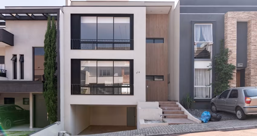 Casa Alto Padrão 4 Quartos Sendo 1 Suíte Master com hidro 2 Quartos Demi-Suíte e 1 Quarto Escritório