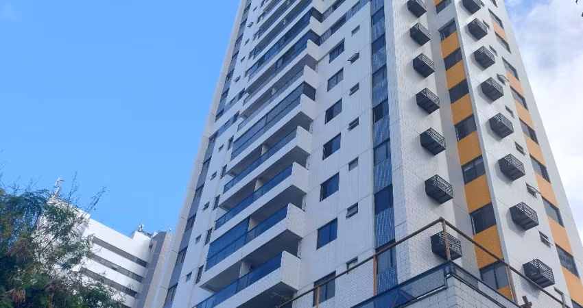 Apartamento à Venda de 4 quartos no  Espinheiro – 160m²