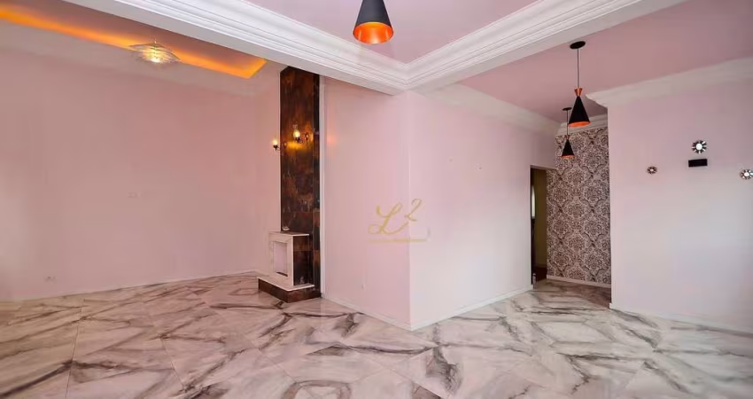 Maravilhosa Casa com 3 suítes e 450m² no Bacacheri!