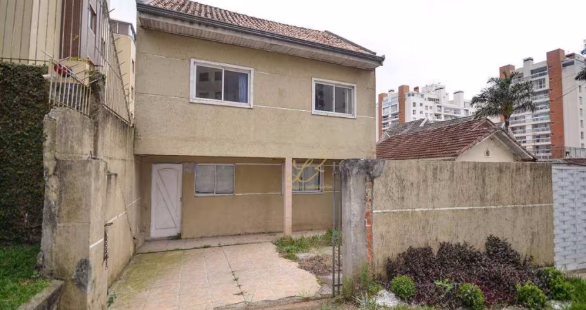 Sobrado no Coração do Cristo Rei - 117 m², Residencial ou Comercial!