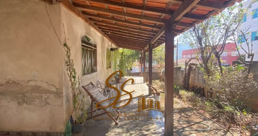 Casa comercial, Centro, Mateus Leme