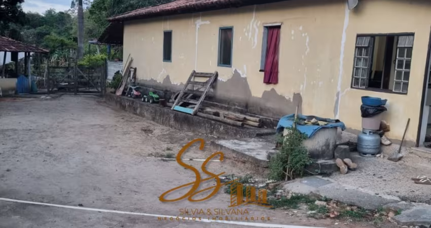 Lindo Sítio em Azurita, Mateus Leme – Região da Cachoeira